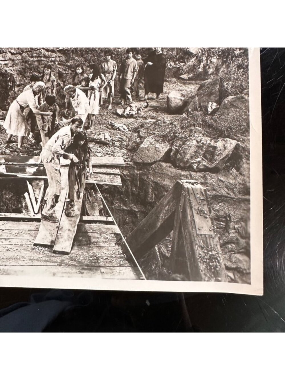 The Devil At 4 OClock 1961 Vintage Movie Still Photo Ravine Scene 10"x8" Black & - Picture 9 of 13